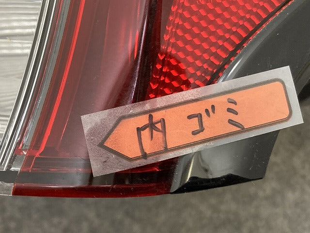 プリウス 50系/ZVW50/ZVW51/ZVW55 純正 後期 右 テールランプ/ライト/レンズ ハロゲン RH ICHIKOH 47-111 トヨタ(151447)