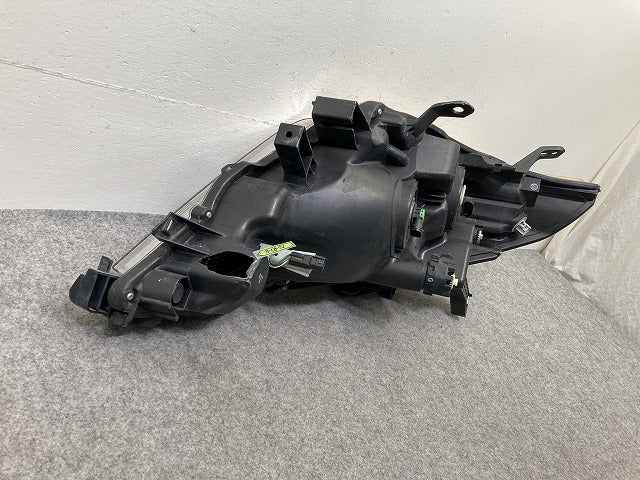 ジャンク!ランドクルーザー/ランクル TRJ150W 純正 中期 右 ヘッドライト/ランプ ハロゲン レベライザー 刻印P RH KOITO 60-201(151449)