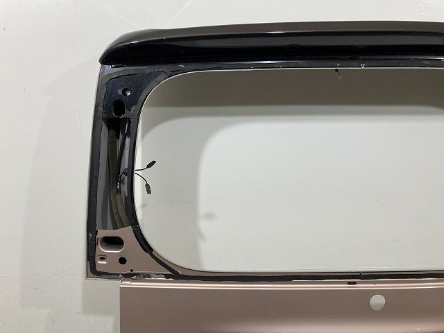 タント LA600S/LA610S 純正 リアゲート/バックドア/リアハッチ 内張り 67149-B2380 ライトローズマイカメタリックII T29 ダイハツ(151472)