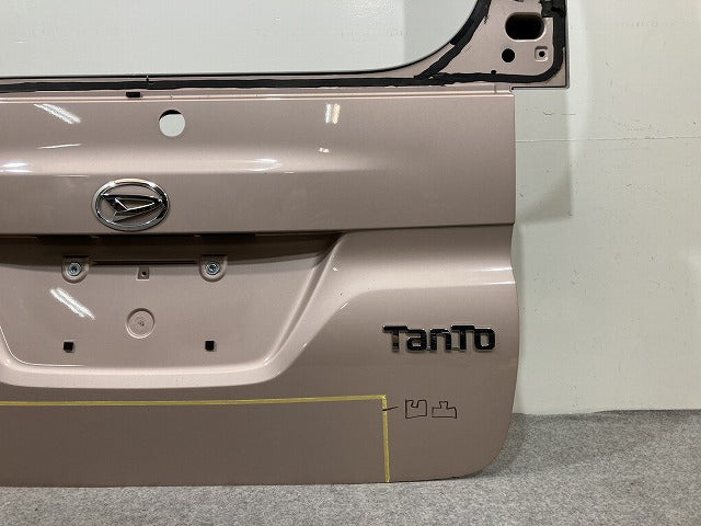 タント LA600S/LA610S 純正 リアゲート/バックドア/リアハッチ 内張り 67149-B2380 ライトローズマイカメタリックII T29 ダイハツ(151472)