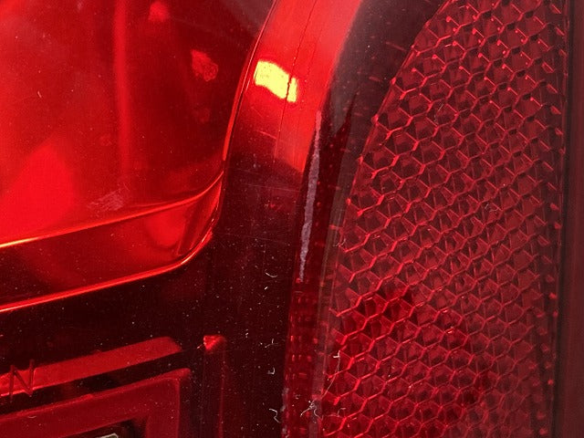 300C 2004-2010 純正 右 テールランプ/ライト/レンズ ハロゲン RH A001 58622 E レッド ソリッド クライスラー(151499)