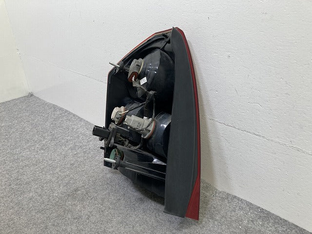 300C 2004-2010 純正 右 テールランプ/ライト/レンズ ハロゲン RH A001 58622 E レッド ソリッド クライスラー(151499)