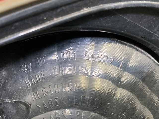 300C 2004-2010 純正 右 テールランプ/ライト/レンズ ハロゲン RH A001 58622 E レッド ソリッド クライスラー(151499)