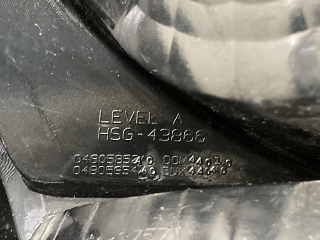 300C 2004-2010 純正 右 テールランプ/ライト/レンズ ハロゲン RH A001 58622 E レッド ソリッド クライスラー(151499)