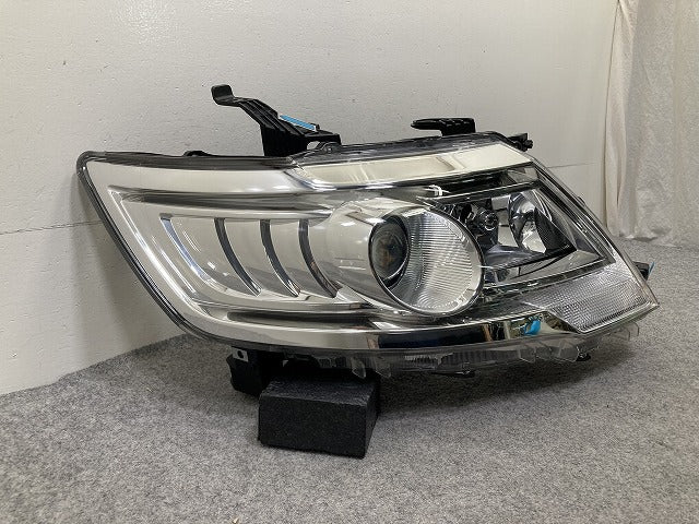 セレナ ハイウェイスター C25/NC25/CC25/CNC25 純正 後期 右 ヘッドライト/ランプ レベライザー HID KOITO 100-24921 26025-1GK5A(151501)