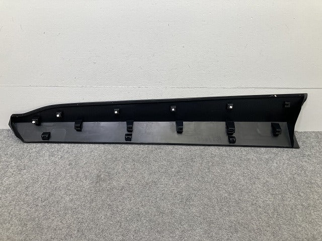新車取り外し!ヤリスクロス MXPB10/MXPB15/MXPJ10/MXPJ15 純正 左右 フロント ドア モール/プロテクター 75073-52030/75074-52030(151515)