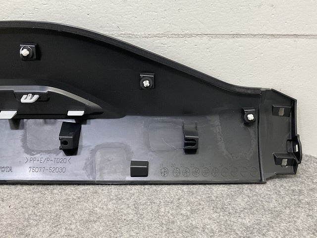 新車取り外し!ヤリスクロス MXPB10/MXPB15/MXPJ10/MXPJ15 純正 左右 リア ドア モール/プロテクター 75077-52030/75078-52030 素地(151521)
