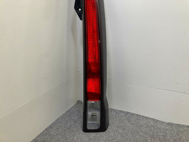 ムーヴ カスタム L175S/L185S 純正 前期 右 テールランプ/ライト/レンズ ハロゲン RH ICHIKOH D050 ダイハツ(151536)