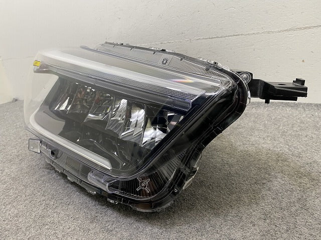 ライズ A200A/A210A/A201A/A202A 純正 右 ヘッドライト/ランプ LED レベライザー RH ICHIKOH 1991 トヨタ(151557)