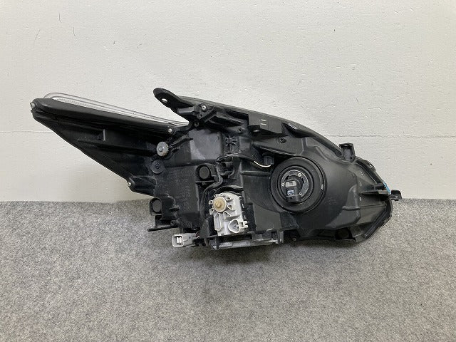 プリウス 30系/ZVW30 純正 前期 左 ヘッドライト/ランプ LED レベライザー 刻印二 KOITO 47-30 トヨタ(151558)
