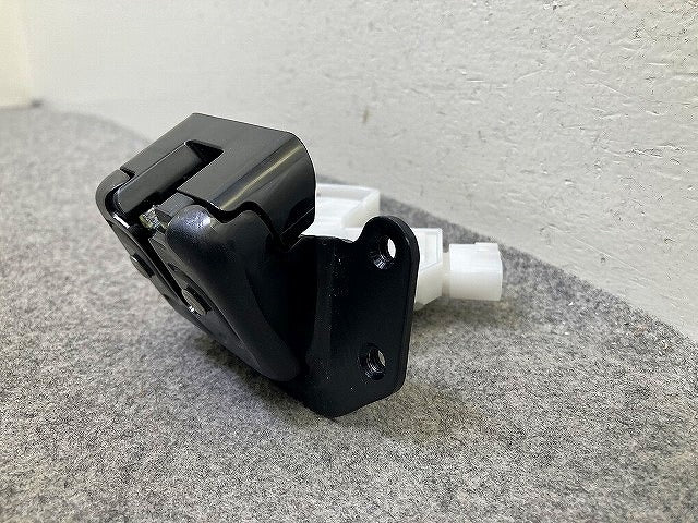 ヴォクシー VOXY 80系 ZRR80W/ZRR85W ZRR80G/ZRR85G 純正 リア ゲート ラッチ テールゲート トヨタ(151562)