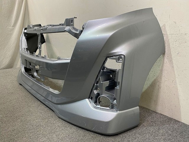 ルーミー/カスタム M900A/M910A 純正 フロント バンパー ソナー付 52119-B1450 ブライトシルバーメタリック S28 トヨタ(151573)