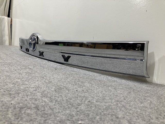ヴォクシー VOXY 80系 ZRR80 ZRR85 ZWR80W 純正 前期 リア ガーニッシュ バックドアガーニッシュ 76811-28290/76801-28490 トヨタ(151596)