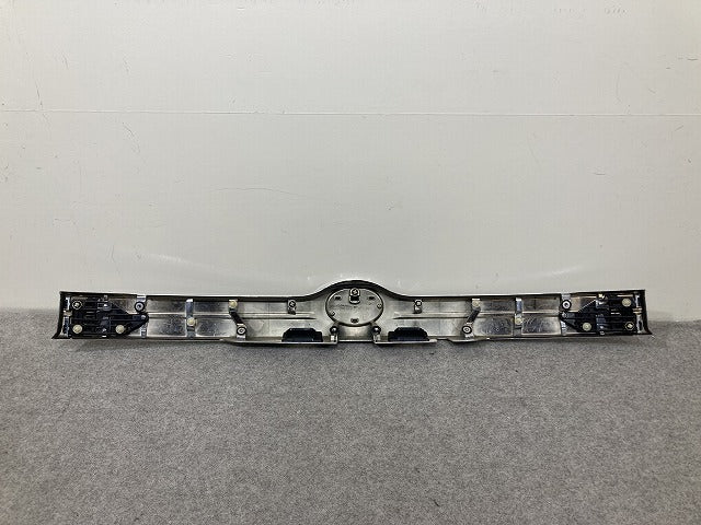 ヴォクシー VOXY 80系 ZRR80 ZRR85 ZWR80W 純正 前期 リア ガーニッシュ バックドアガーニッシュ 76811-28290/76801-28490 トヨタ(151596)