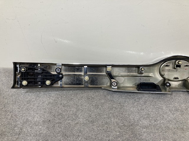 ヴォクシー VOXY 80系 ZRR80 ZRR85 ZWR80W 純正 前期 リア ガーニッシュ バックドアガーニッシュ 76811-28290/76801-28490 トヨタ(151596)