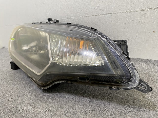 フィット GK3/GK4/GP5 純正 前期 右 ヘッドライト/ランプ ハロゲン レベライザー 刻印1 RH STANLEY W0349 ホンダ(151617)