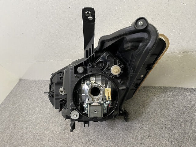 フリード GB3/GB4 純正 右 ヘッドライト/ランプ ハロゲン レベライザー AFS無 RH KOITO 100-62054 ホンダ(151618)