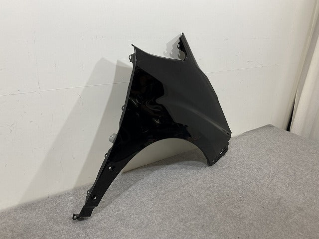 エスクァイア/ノア 80系 ZRR80/ZRR85 純正 右 フロント フェンダー スパークリングブラックパールクリスタルシャイン 220 トヨタ(151620)