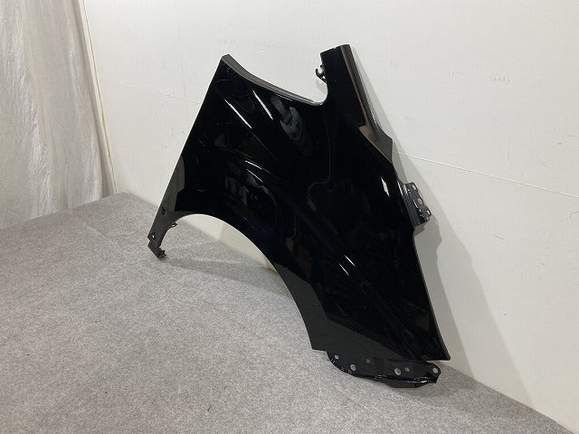 エスクァイア/ノア 80系 ZRR80/ZRR85 純正 右 フロント フェンダー スパークリングブラックパールクリスタルシャイン 220 トヨタ(151620)