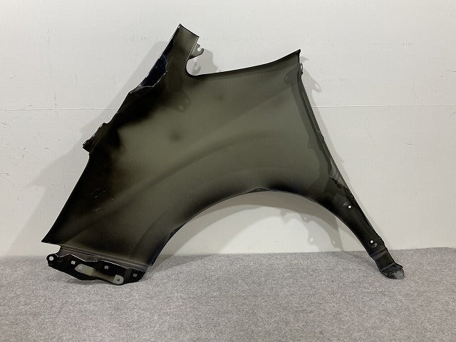 エスクァイア/ノア 80系 ZRR80/ZRR85 純正 右 フロント フェンダー スパークリングブラックパールクリスタルシャイン 220 トヨタ(151620)