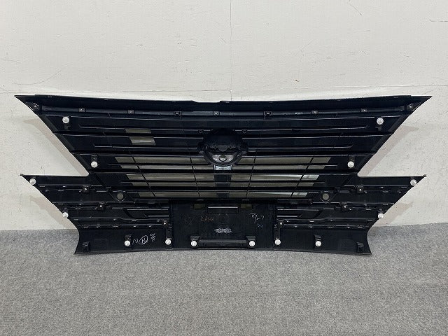 セレナ ハイウェイスター C28/GC28/GFC28 純正 前期 フロント グリル/ラジエーターグリル 62310 7DF0A 日産(151630)