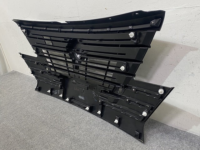 セレナ ハイウェイスター C28/GC28/GFC28 純正 前期 フロント グリル/ラジエーターグリル 62310 7DF0A 日産(151630)