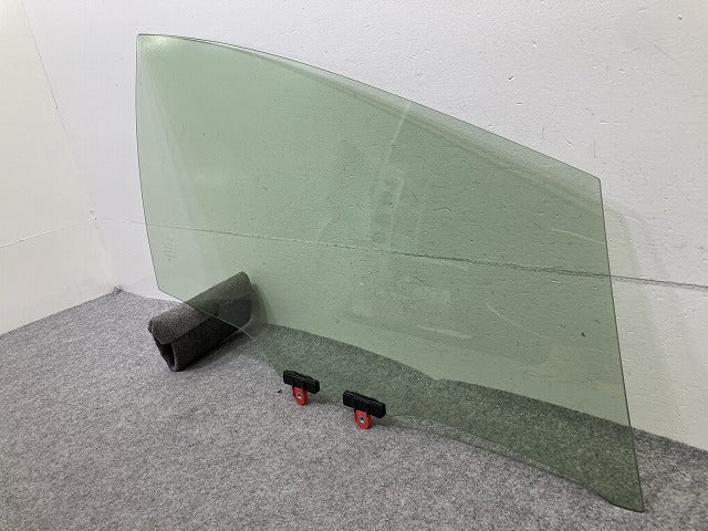 プリウス 60系/ZVW60/ZVW65/MXWH60/MXWH65/MXWH61 純正 右 フロント ドア ガラス RH 43R-00033 トヨタ(151645)