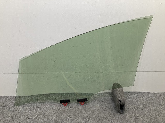 プリウス 60系/ZVW60/ZVW65/MXWH60/MXWH65/MXWH61 純正 右 フロント ドア ガラス RH 43R-00033 トヨタ(151645)