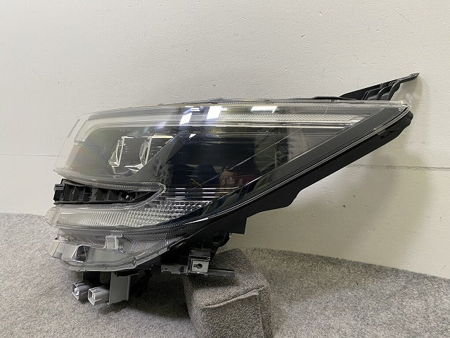 ジャンク!ノア NOAH 80系 ZRR80G/ZRR85G/ZRR80W/ZRR85W 純正 後期 左 ヘッドライト/ランプ レベライザー LED 刻印B ICHIKOH 28-239(151646)