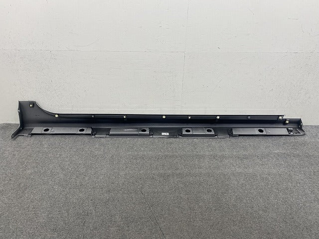 ヤリス KSP210/MXPA10/MXPA15/MXPH10/MXPH15 純正 左 サイドステップ/サイドスカート 75860-K0050 シルバーメタリック 1L0 トヨタ(151656)