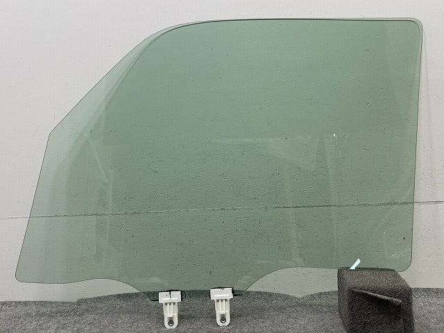 エブリィ/クリッパー NV100/スクラム/ミニキャブ DA17V/DR17V/DG17V/DS17V 純正 右 フロント ドア ガラス 43R-006702 スズキ(151681)