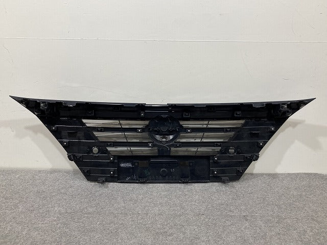 ノート/NOTE E13/SNE13 純正 フロント グリル/ラジエーターグリル 62310 6XV0A オーロラフレアブルーパール RAY 日産(151700)