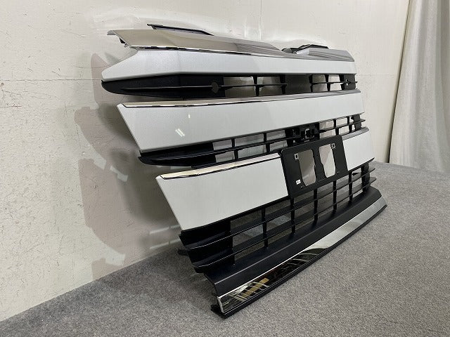 ノア NOAH 90系/MZRA90W/MZRA95W/ZWR90W/ZWR95W 純正 後期 フロント グリル/ラジエーターグリル 53101-V1040/60 ホワイト 089(151702)