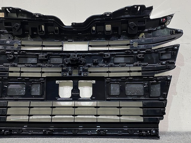 ノア NOAH 90系/MZRA90W/MZRA95W/ZWR90W/ZWR95W 純正 後期 フロント グリル/ラジエーターグリル 53101-V1040/60 ホワイト 089(151702)