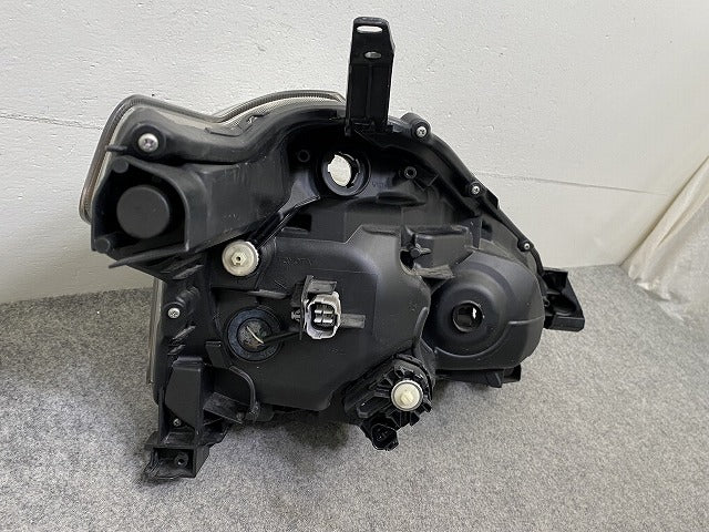シエンタ 170系/NSP170G/NCP175G/NHP170G 純正 後期 左 ヘッドライト/ランプ レベライザーLED 刻印14 LH KOITO 52-334 トヨタ(151715)