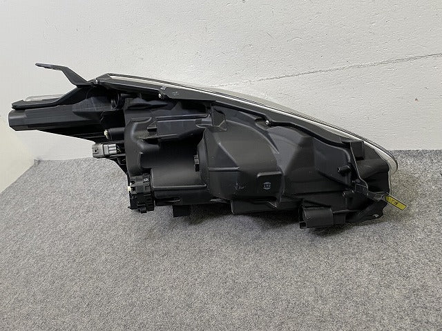 シエンタ 170系/NSP170G/NCP175G/NHP170G 純正 後期 左 ヘッドライト/ランプ レベライザーLED 刻印14 LH KOITO 52-334 トヨタ(151715)