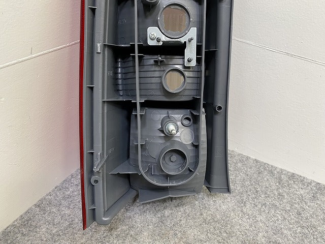 プロボックス/サクシード NCP160V/NCP165V/NHP160V 純正 右 テールランプ/ライト/レンズ ハロゲン RH ICHIKOH 52-280 トヨタ(151719)