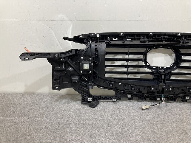 CX-5/CX5 CX-8/CX8 KG2P/KG5P 純正 フロント グリル/ラジエーターグリル カメラ付 K131-50712 メッキ マツダ(151728)