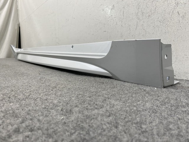 カローラ スポーツ 210系 NRE210H/NRE214H/ZWE211H/ZWE213H 純正 右 サイドステップ/サイドスカート RH 75850-12090 ホワイト 089(151737)