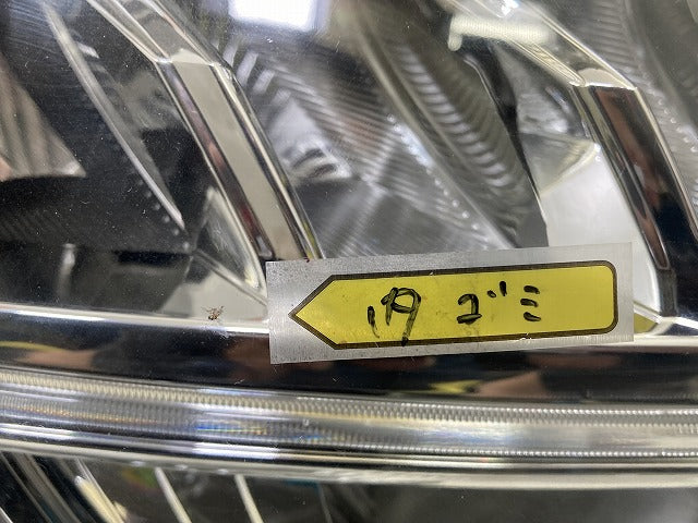 ルーミー M900A/M910A 純正 前期 右 ヘッドライト/ランプ レベライザーLED 刻印DF RH STANLEY W3918 トヨタ(151745)