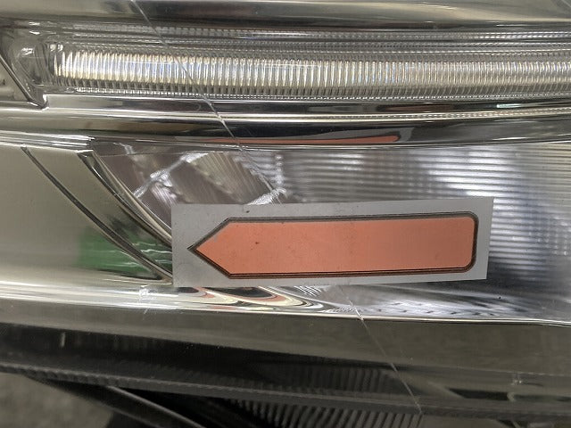 ルーミー M900A/M910A 純正 前期 右 ヘッドライト/ランプ レベライザーLED 刻印DF RH STANLEY W3918 トヨタ(151745)