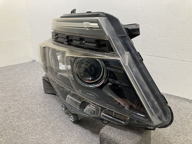 ヴォクシー VOXY 80系 ZRR80 ZRR85 ZWR80 純正 前期 右 ヘッドライト/ランプ レベ LED 刻印L ICHIKOH 28-229 821130-28D21(151749)