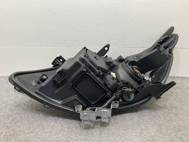 ヴォクシー VOXY 80系 ZRR80 ZRR85 ZWR80 純正 前期 右 ヘッドライト/ランプ レベ LED 刻印L ICHIKOH 28-229 821130-28D21(151749)