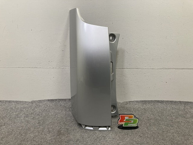 ヴォクシー/ノア/エスクァイア 80系/ZRR80/ZRR85/ZWR80 純正 左 リア コーナーパネル/コーナーカバー 52166-28010 シルバー(151765)