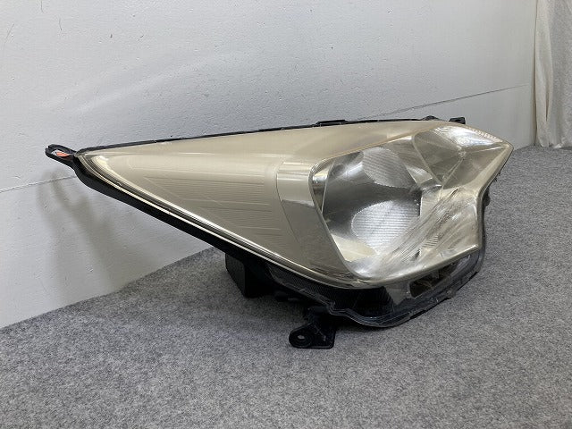 ラクティス NCP120/NCP125/NSP120 純正 右 ヘッドライト/ランプ レベライザー AFS無ハロゲン ICHIKOH 52-211 トヨタ(151790)