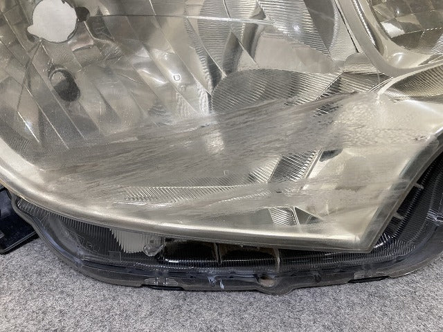 ラクティス NCP120/NCP125/NSP120 純正 右 ヘッドライト/ランプ レベライザー AFS無ハロゲン ICHIKOH 52-211 トヨタ(151790)