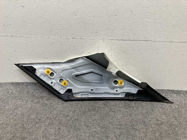 セレナ C27 e-POWER/HC27/HFC27/GC27/GNC27 純正 右 フロント フィニッシャー 638F0 5TA0A ブリリアントホワイトパール QAB 日産(151797)