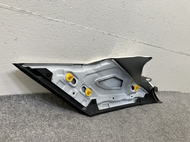 セレナ C27 e-POWER/HC27/HFC27/GC27/GNC27 純正 右 フロント フィニッシャー 638F0 5TA0A ブリリアントホワイトパール QAB 日産(151797)