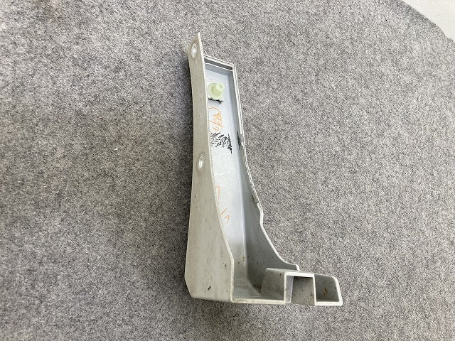 セレナ C27 e-POWER/HC27/HFC27/GC27/GNC27 純正 右 フロント フェンダー プロテクター 638725TA0B ブリリアントホワイトパール(151798)