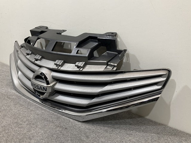 ノート/NOTE E12/NE12/HE12/ANE12 純正 フロント グリル/ラジエーターグリル 62310 3VA0A/62312 3VA0A シルバー メタリック 日産(151803)